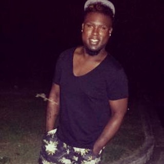 Summer nights. #Beat #mua #Charlottemua #prettyboyzRock #charlottemakeupartist #makeupartistworldwide #makeupartistCharlotte #charlottemakeupartist #followmenow #likeforlike #bookmenow - Esra Gee (@mistermanj)