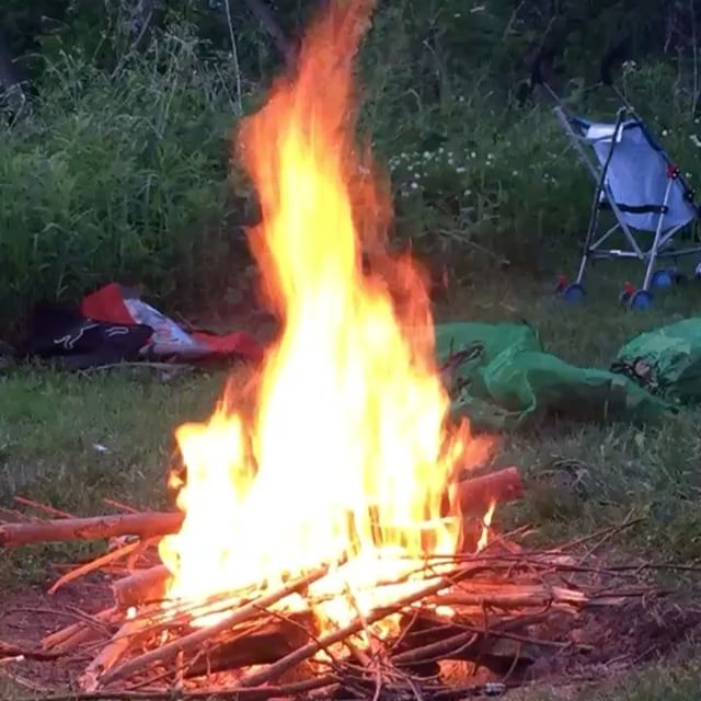 #camping #fire #albion #caledon #albionhills #birthdayweekend #orange #wood #26 #boomerrang #bonfire - keith (@fmskb)