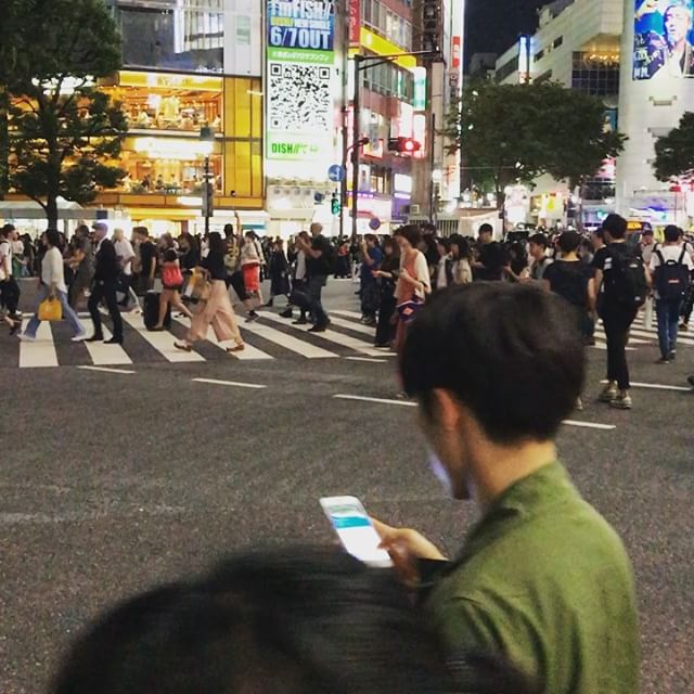 #🇯🇵 #travel #traveller #travelblogger #travelblog #photography #beautiful #awesome #incredible #Japan #backpackers #backpack #amazing #thebestexperience #experience #Tokyo #shibuya #busiestcrossingintheworld #busy #crossing #shibuyacrossing - EBENEZER HANS (@wherethehellisdanny)
