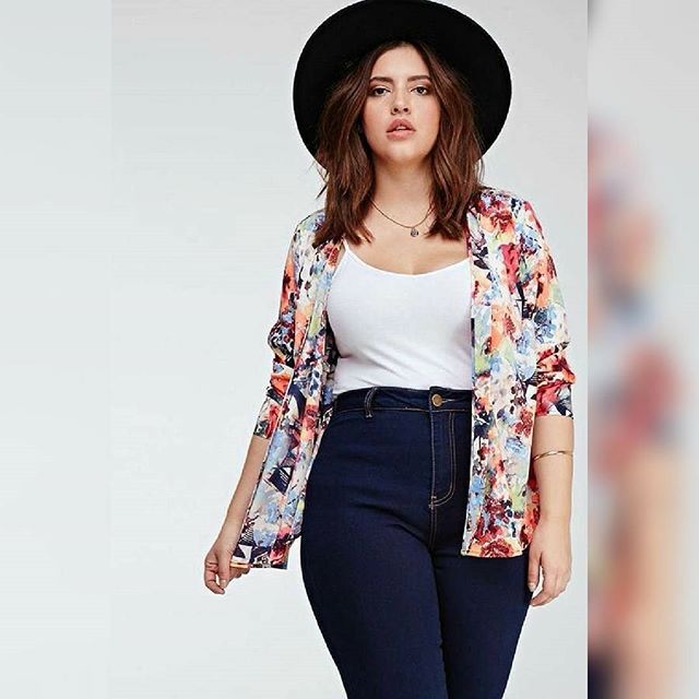 #tallasextras #tallasplus #tallaspremium #modaplus #modapremium #ropaparagorditas #plussize #pluspremium #eleganteplus #casualplus #fiestaplus #trendycurvy #trendyplussize
📸🌐 - My Curvy Life (@kiconfecciones)