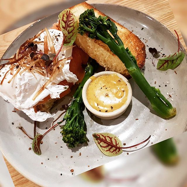 Always nice to start the day with good food and great coffee 🥗☕😘 #starttheday #coffee #ultimocafe #breakfast #qubeonbay #ultimoagent #broadwaysydney #haveagoodday #haveaniceday #propertyspecialist #propertytalk #propertynews #propertytrend #thaiagent #residentialproperty - brooklyn1319 (@sakda.raywhiteonbroadway)