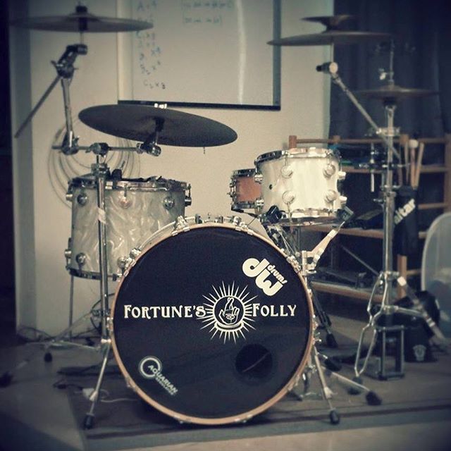 I've had this kit for 3 years and I never get tired of it 😍 #drummer #love #dw #drums #mybaby #dowhatyoulove #trap #drum #kit #indie #musician #sexy #drumset #zildjian #aquarian #idhitthat @fortunes_folly - FukBoyz (@drum_squatch)