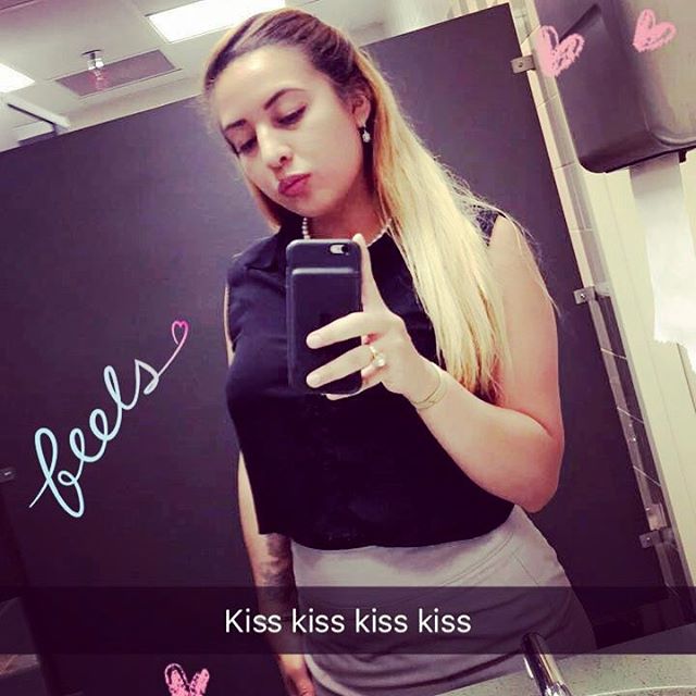 #blondehair #dontcare #workingmom #dapperday #redlips #selfie #taken #worklife #live #kisses #forbabe  #love #lovinlife #hi #hey #feels #dapperlife - Wendi (@xmissjordanx)