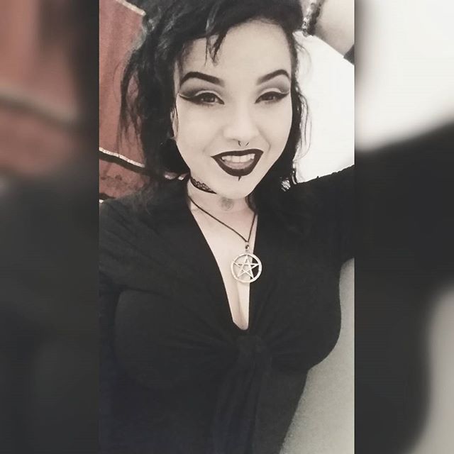I'm aesthetic, and you're pathetic. - Taylor kaye James<3 (@savy666)