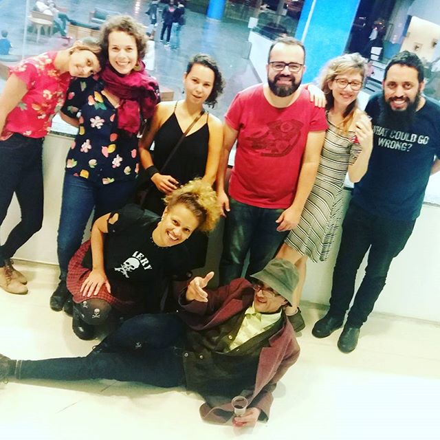 " Viver est? relacionado com a intensidade, com os valores que voc? vai abra?ar para construir a hist?ria da sua vida. " 
# ZONA PFV - EXIBI??O - CELEBRA??O 
# PERFORMANCE 
# FOTOGRAFIA 
# V?DEO
#forever#friends#performanceart#artists#life#v?deo#celebretion#photography#drinks#happy#nightspecial#heart#love#workshop#instalion#multim?dia - Elena Ertani (@alohadelaqueiroz)