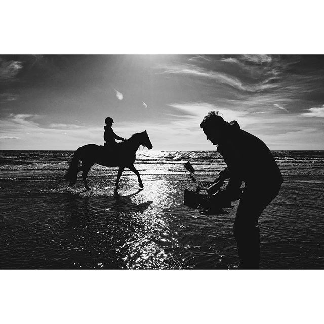 In Liverpool we walked 600 yards of flat beach before hitting the ocean water to capture some horses running for the first time on water. The tides went up so fast that after 40min of shooting we realized we were trapped in a small patch of sand surrounded by the rising water 🇬🇧.
.
.
.
.
.
.
.
.
.
.
#cameradept #cameraporn #camera #alexamini #arri #travelphotography #travel #set #setlife #liverpool #beach #blackandwhite #blackandwhitephotography #mood #moodgram #moodygrams #uk #unitedkingdom - yUMa (@dcacho85)