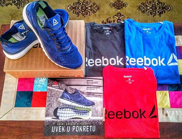Thanks @reeboksrbija for a new gift, new collection of #sports staff #printsmooth #smoothtrener ✓ #reebokrunning ✌🏋🍏 #crossfit #trainer #fitness and #health #healthy #fitnessmotivation #fit #lifestyle #gym #workout #bodybuilding #blog #fitnessaddict #fitnessmodel - Kika Cerovska (@fitwithme.org_portal)