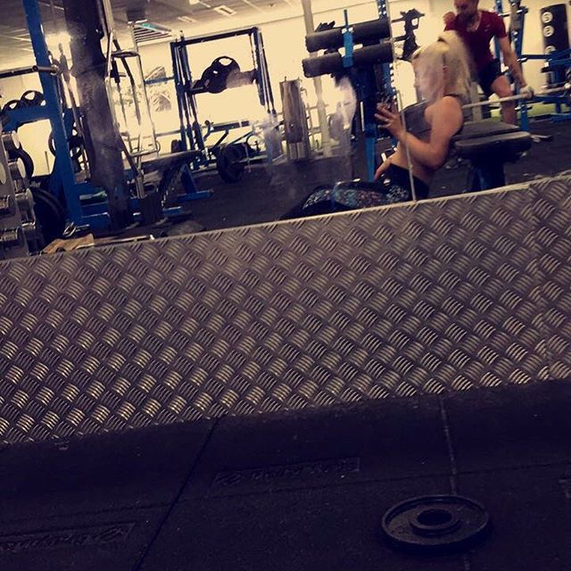 did a quick ab and glute workout last night forgot to take a pic tho🙃
and a bi , back and glute workout today for 2hours!!!!😮😮
After my English exam I accidentally took a nap in this morning🙂 ?
?
?
#gymsharkwomen #gymshark #workhardplayhard #follow4follow #fitspo #fitnessvideo #gymfollow #girlworkout #gains #squats #selfies #strength #dailyworkout #fitlife #fitfam #corestrength #bodybuilders #weightlifting #resistancebands #training #instafit #pump #preworkout #workhardplayhard #fitspo #corestrength #fullbodyworkout - tankipink (@amyjfitness_)