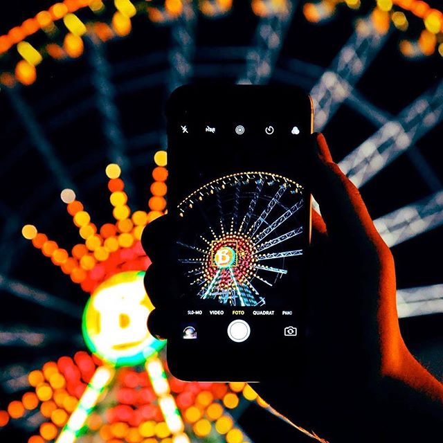 D R E A M  B I G 💥 & work hard, stay focused and surround yourself with good people. #photography #photographer #photooftheday #dreambig #aheadfullofdreams #colorful #focus #shot #capturethemoment #fromwhereistand #love #bravogreatphoto #wanderlust #funfair #bigwheel #bokehlove #photographyislife #dreaming #lifegoals - denzstudio.ca (@elle_lika)