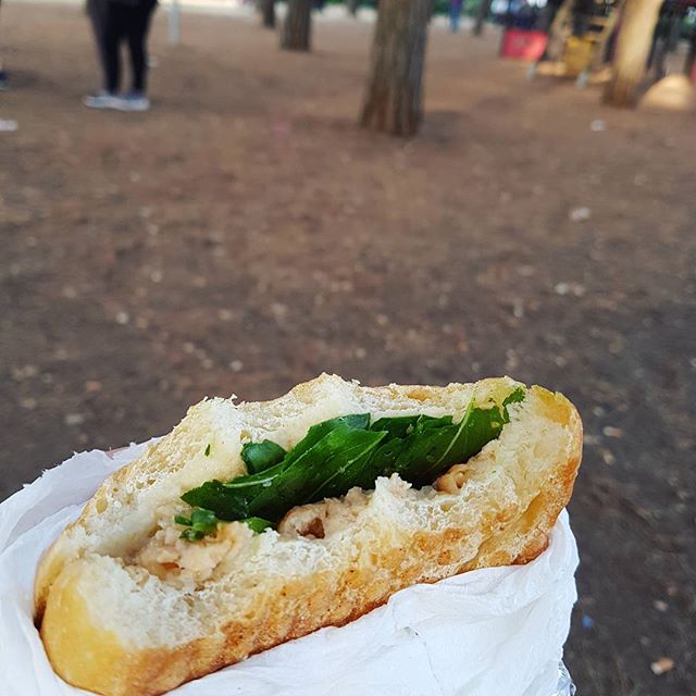 Spuntino preworkout🤷 50gr pane di semola🍞 con petto di pollo in gelatina🍗 e rucola🌿
#fitsnack #preworkout #fitness #fitnessmotivation #fitnessgirl #fitgirl #fititalia #fitfood #fitnesslife� #fitlife #foodblog #nutrition #fitfam #iifym #gym #gymlife #palestra #allenamento #bodybuilding #muscle #motivation #train #alimentazione #health #wellness #diet� #mangiaresano #eatclean - tankipink (@de_rerum_salute)