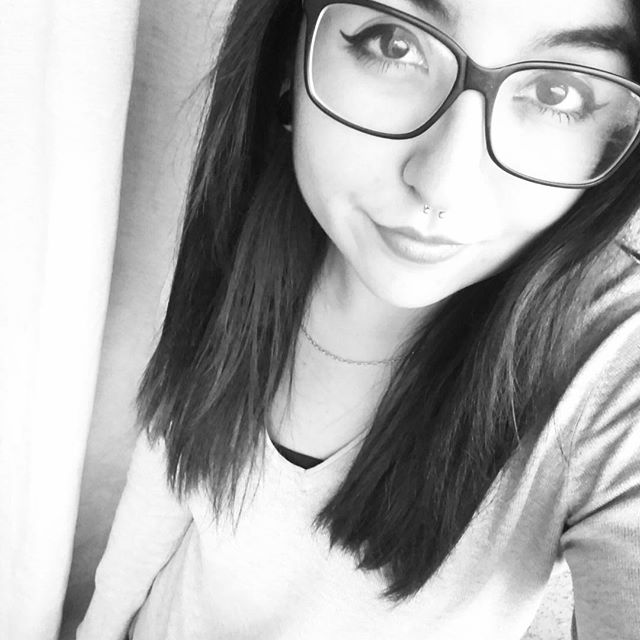 Las decisiones se toman con calma , al igual que la cerveza 💭 💕
.
.
.
.
.
.
.
.
.
.
.
.
.
.
.
.
.
.
.
.
.
.
.
.
.
.
.
.
.
.
.
.
.
.
.
.
.
.
.
.
.
.
.
.
.
.
#kattyoin #pretty #instachile #lavida #chilegram  #instasantiago #blackandwhite #instalike #septum #photooftheday #pierced #instagram #piercing #instagood #smile #like4like #plugs #yachao - LiQuen Varela 👒 (@kattyoin__e.e)