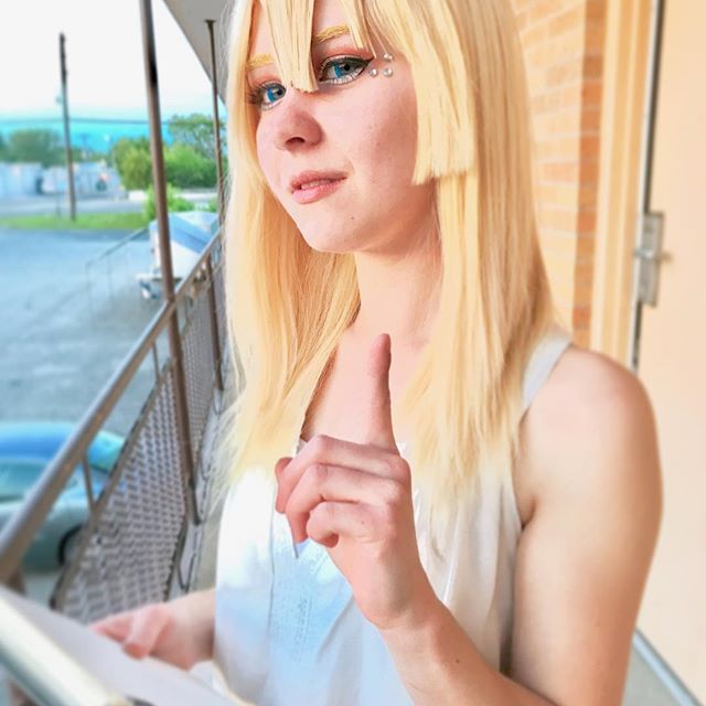 👁"I will always be watching~"☝🏻
📒Naminé: Myself
✏️Photo Credit: @ello_adam 📖Contacts from: @uniqso 
#naminecosplay #naminé #kingdomhearts #cosplay #cosplayersofinstagram #makeup #artist #cosmetics #anime #kawaii #KH #otaku #photography #colossalcon2017 #colossalcon #animeconvention #casual #kingdomkey #handmade #disney #squareenix #quote - Gio (@naminescry)