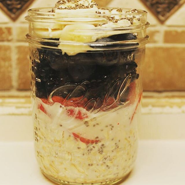 My boot camper @miranda.c_zap has her breakfast prepped for the week with these yummy overnight oats! Her recipe:
1/2 cup oatmeal
1/3 cup coconut milk 
Strawberries 🍓Blueberries , Blackberries & Banana 🍌
Chia Seeds - Laurajane (@skfit)
