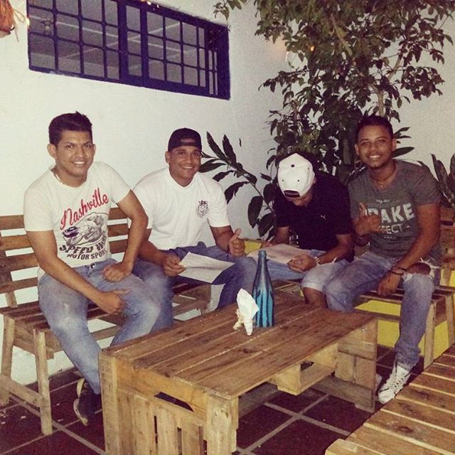 Noche con los #LM11 #Nails
#siguemeytesigo
#Sigueme#follow4follow
#monteria
#medellin
#siguemeytesigo
#Girls
#Girl
#smile 
#instagramers
#followforfollow
#sexy
#valledupar 
#likeforlikeback 
#likeforfollowbach 
#likeforlikebackandfollow #likeforlikesbackandfollow 
#follow4like 
#followforlike 
#followfirlike 
#foodporn  #followme
 #followmenow  #qualche 
#ball
#tagsforlikes 
#gay 
#gayboy 
#gayhot - Esra Gee (@juankroy)