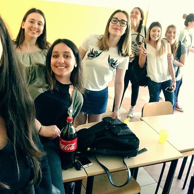 E anche l'ultimo capitolo si è concluso, ci manca solo l'epilogo 😱🌈🕔🎉 #theend #schoolgirl #sleepovers #brunelleschi #cupola #majorana #pray #maturità2017 - V E R O N I C A    M U Ñ O Z (@francescaciani)