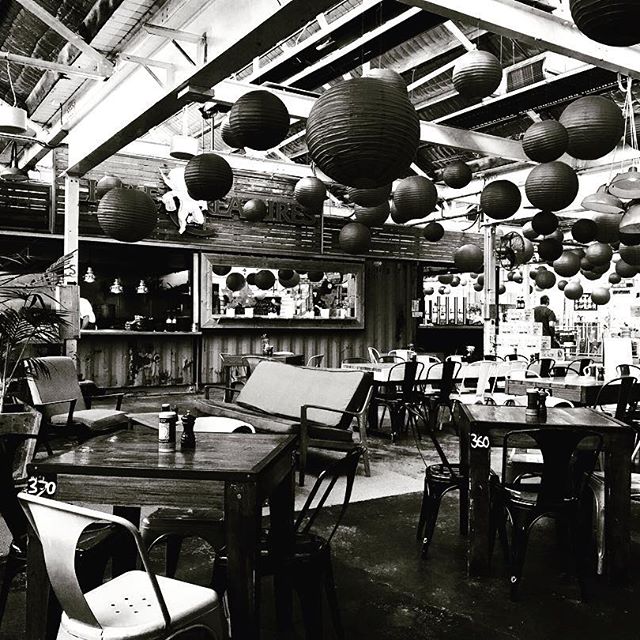 #littlecreatures #brewery #beer #paleale #dining #food #beerandfood #industrial #building #metal #steel #urban #streetstyle #streetscape #geelong #streetphotography #blackandwhitephotography #blackandwhitephoto #blackandwhite #bnw_life #bnw_photo #bnw_world #bnw_planet #bnw #nocolour #monochromatic #monochrome #darkandlight - Silvia Gu (@bretto1320)