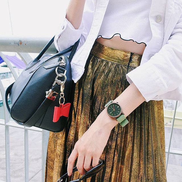 Fashionista #StyleSustainably 📷 @_bellachee_ ⌚ Luxor� 38mm Moss
#ProjectWoodworks - аspiring photographer📸 (@projectwoodworks)