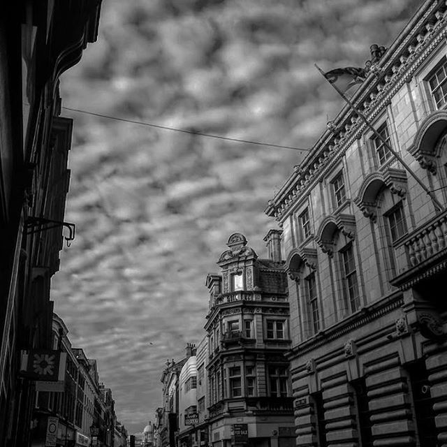 Drink some coffee and pretend you know what you're doing #coffee #drink #street #streetphotography #urbanphotography #photography #dark #light #sky #clouds #buildings #black #white #blackandwhite #windows #distance #vanish #big #small #bigandsmall #student #hull #hullphotography - Elena💝🌟🐬 (@rg._photography)